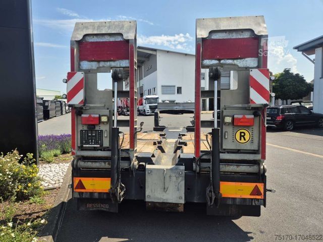Semirimorchio Ressenig SATL2-400 teleskop.-Maschinentieflader