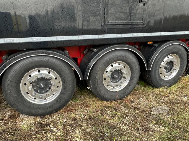 Kippauflieger mit 4 Kammern KEMPF SKM AK unloader 4 chambers with lower ch