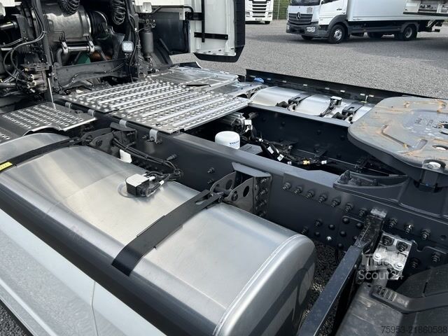 Vakio vetoauto Volvo FH 500 Aero Euro 6 Globe XL Leder Mikrowelle