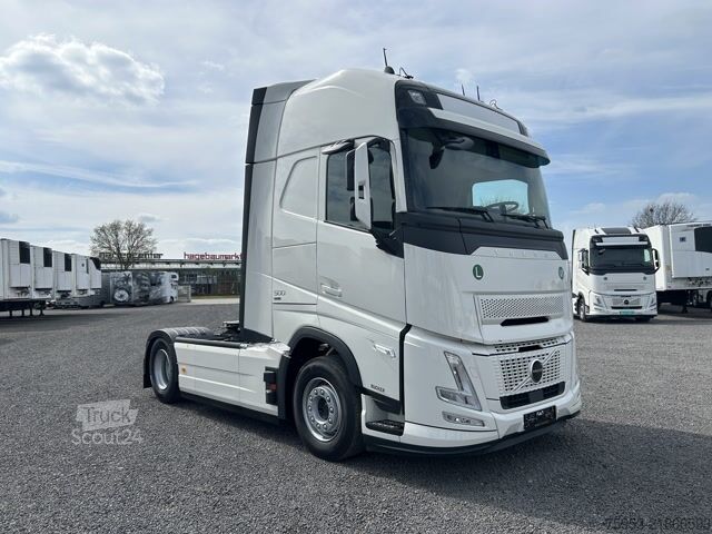 Standardowy ciągnik siodłowy Volvo FH 500 Aero Euro 6 Globe XL Leder Mikrowelle