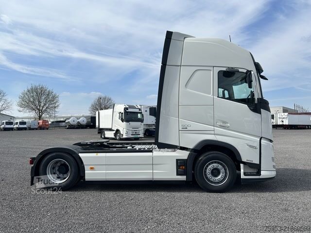 Standardowy ciągnik siodłowy Volvo FH 500 Aero Euro 6 Globe XL Leder Mikrowelle