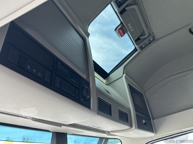 Standardowy ciągnik siodłowy Volvo FH 500 Aero Euro 6 Globe XL Leder Mikrowelle