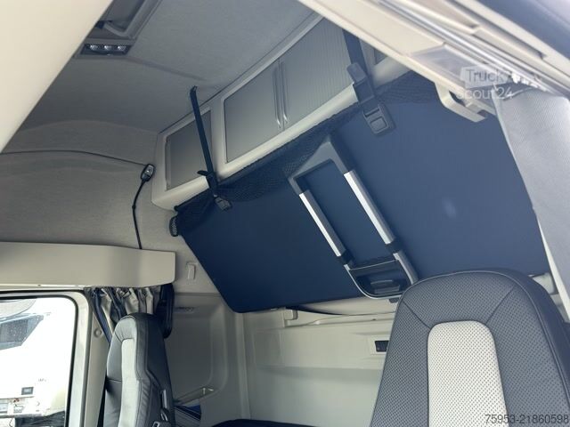Standardowy ciągnik siodłowy Volvo FH 500 Aero Euro 6 Globe XL Leder Mikrowelle