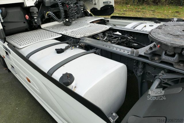 Standard dragbil DAF XG 530 FT 4x2, Intarder, 2x Tank, Standklima