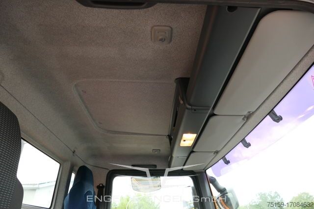 Camion à usage spécial man TGL 12.250 Küpper Weisser Kehrmaschine