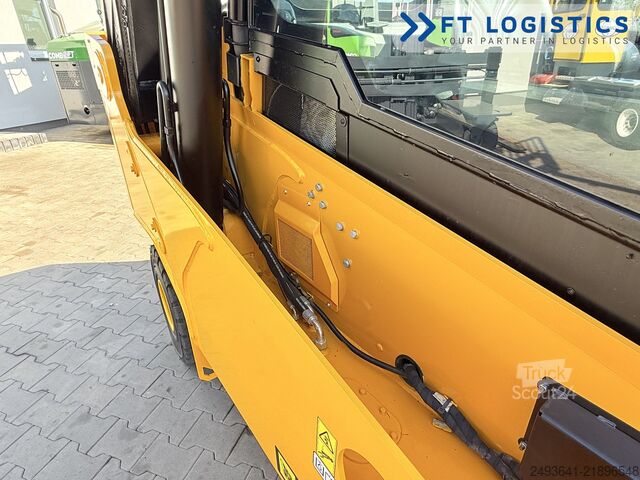 Teleskoplæsser JCB TLT30D TELESCOPIC MAST DIESEL CABIN