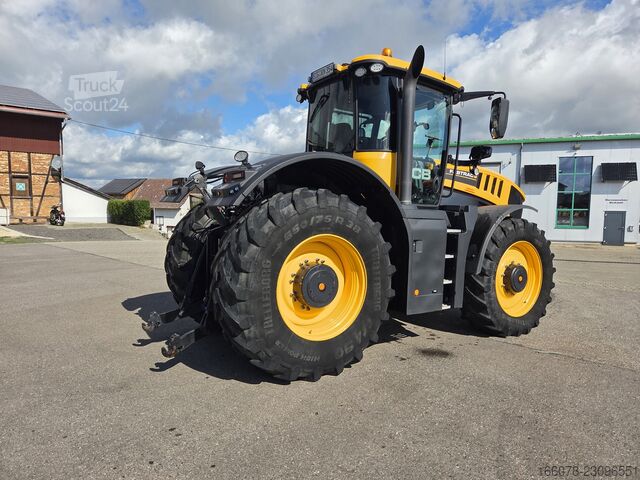 трактор JCB Fastrac 8330
