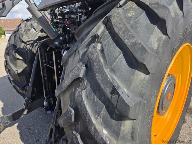 трактор JCB Fastrac 8330