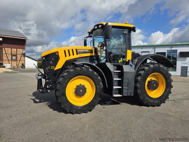трактор JCB Fastrac 8330