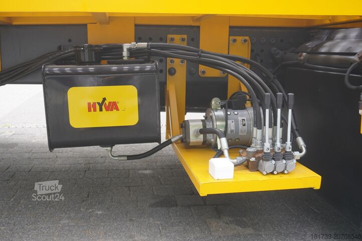 Karavan Mercedes-Benz Actros 2542 / NEW tow truck / steered 3r