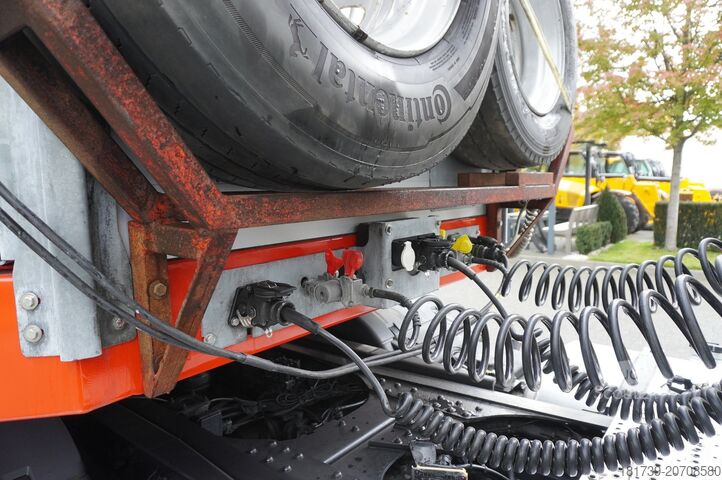 Súprava ťahač a nízkopodlažný náves MAN TGX 28.510 6×2/ Kässbohrer LB2 TIEF-BETT