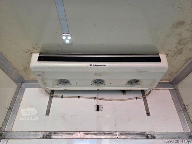 Soğutuculu kamyon MERCEDES-BENZ Atego 1218 / Ldbw / Seitentür: rechts