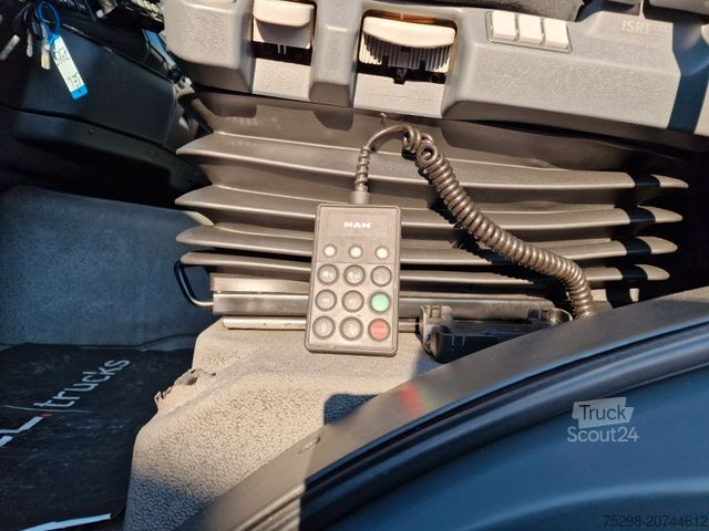 Soğutuculu kamyon MAN TGM 18.290 4X2 LL / Ladebordwand / 2 Tanks