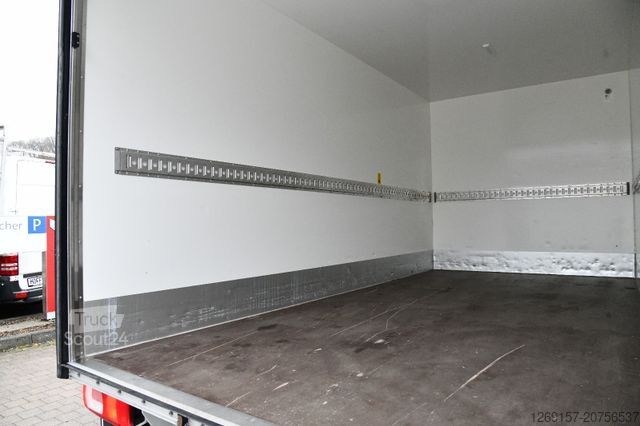 Transporter mit Koffer VOLKSWAGEN Crafter Koffer Ladebordwand 35 lang Standheizung