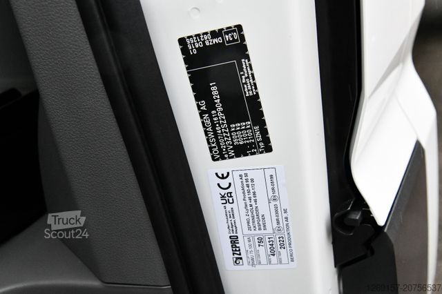 Transporter mit Koffer VOLKSWAGEN Crafter Koffer Ladebordwand 35 lang Standheizung