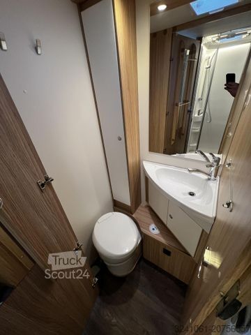 Półzintegrowany kamper SUNLIGHT Adventure T 68