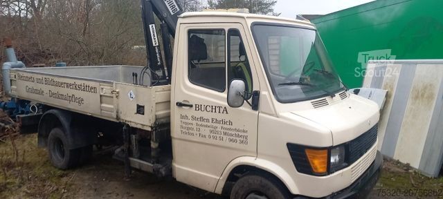Furgonetka pick-up MERCEDES-BENZ 611 Pritsche Kran