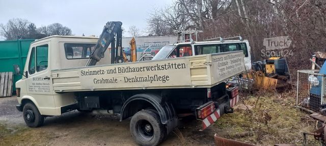 Furgonetka pick-up MERCEDES-BENZ 611 Pritsche Kran