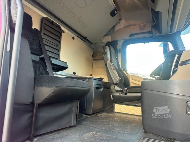 Liellopu pārvadāšanas kravas automašīna MERCEDES-BENZ Actros 2563 / Kaba 3 x Stock 50 m²