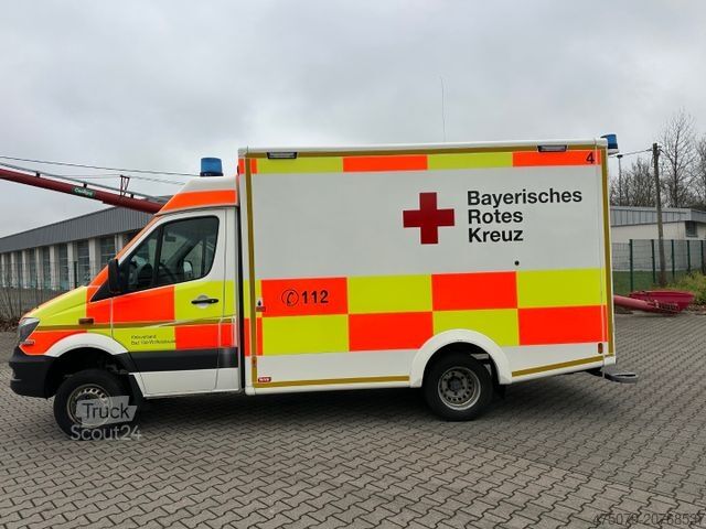 Feuerwehrfahrzeug MERCEDES-BENZ Sprinter 519 RTW / 4x4 Allrad / WAS Trage