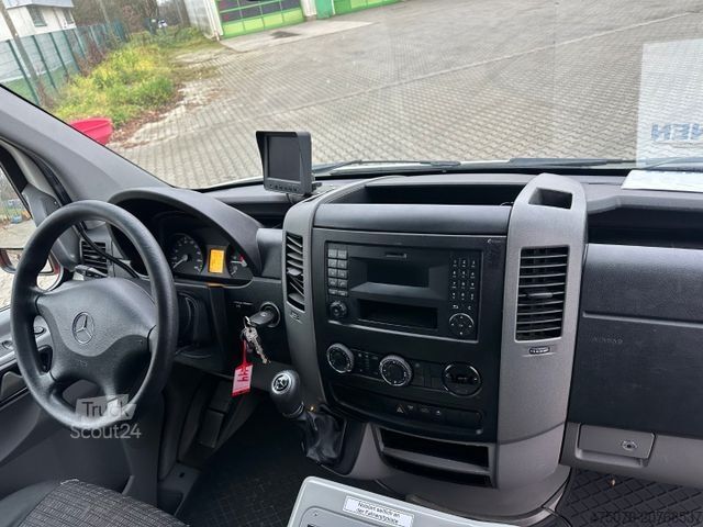 Feuerwehrfahrzeug MERCEDES-BENZ Sprinter 519 RTW / 4x4 Allrad / WAS Trage