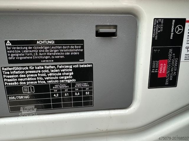 Feuerwehrfahrzeug MERCEDES-BENZ Sprinter 519 RTW / 4x4 Allrad / WAS Trage