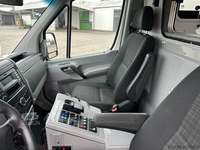 Feuerwehrfahrzeug MERCEDES-BENZ Sprinter 519 RTW / 4x4 Allrad / WAS Trage