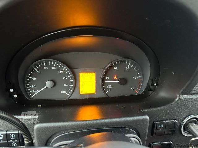 Feuerwehrfahrzeug MERCEDES-BENZ Sprinter 519 RTW / 4x4 Allrad / WAS Trage