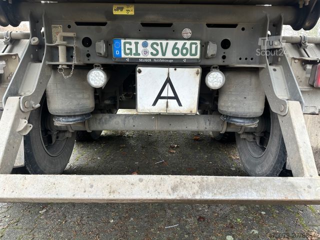 Tiptrailer SCHMITZ CARGOBULL SKI 24 / Liftachse / Rollplane