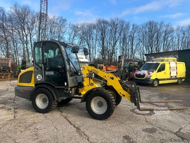 Riteņu iekrāvējs WACKER WL 38 / Kehrmaschine / Gabel / 2 x Schaufel