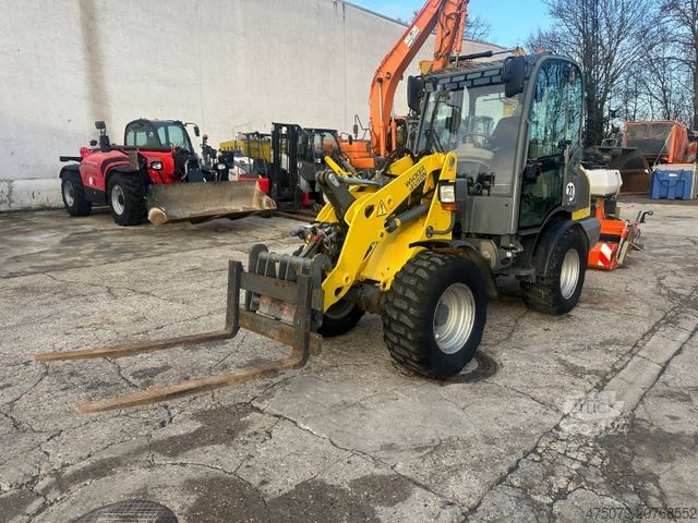 Riteņu iekrāvējs WACKER WL 38 / Kehrmaschine / Gabel / 2 x Schaufel