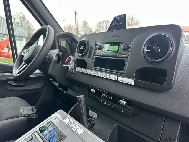 Feuerwehrfahrzeug MERCEDES-BENZ Sprinter 519 CDI / WAS + Trage
