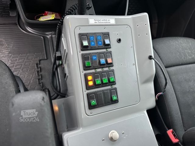 Feuerwehrfahrzeug MERCEDES-BENZ Sprinter 519 CDI / WAS + Trage