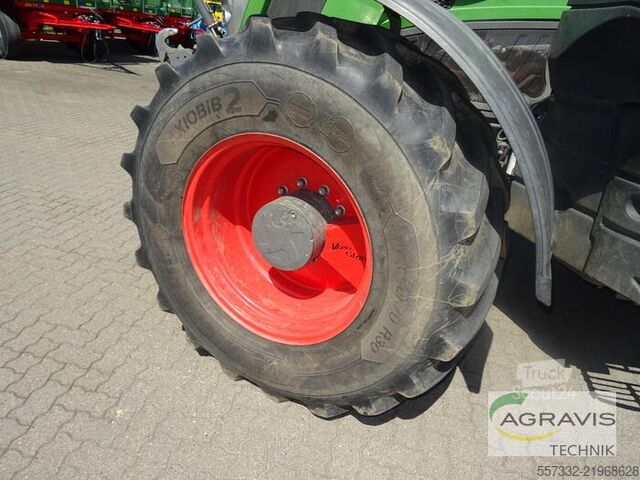 Tractor Fendt 828 VARIO S4