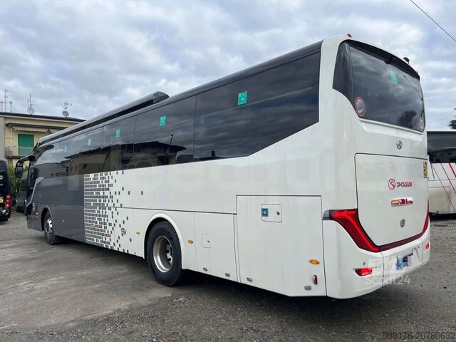 Car de tourisme King Long C12E