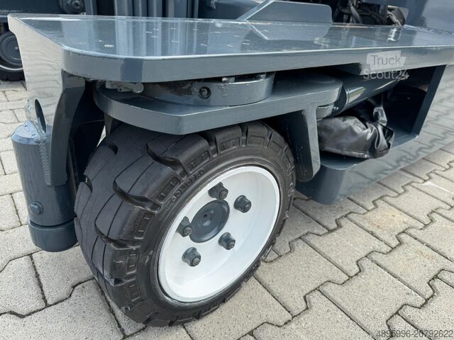 τετραπλής κατεύθυνσης περονοφόρο όχημα Combilift C3000/Triplex 5500 mm /Perfect condition