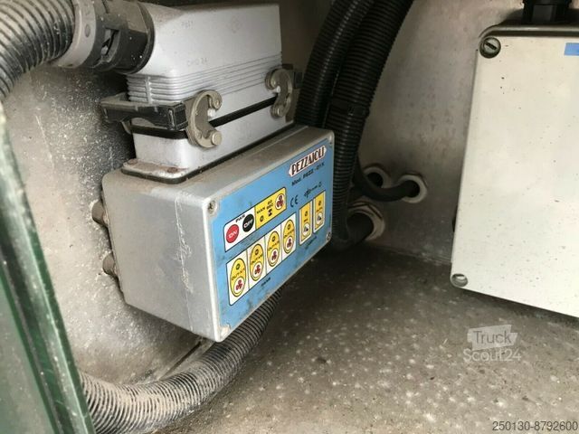 Naczepa do transportu bydła PEZZIOLI SBA 63/3.Stock, Aggregat, Hubdach, Tränke