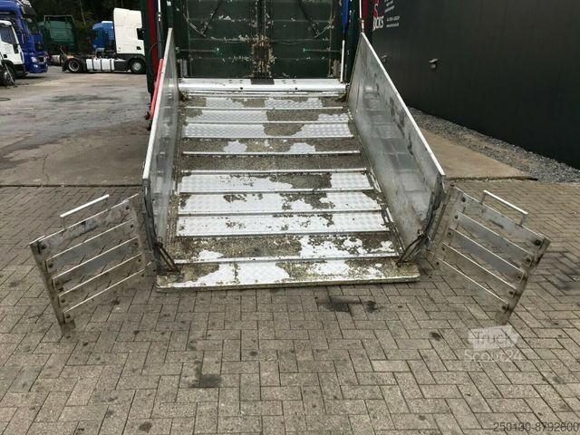 Naczepa do transportu bydła PEZZIOLI SBA 63/3.Stock, Aggregat, Hubdach, Tränke