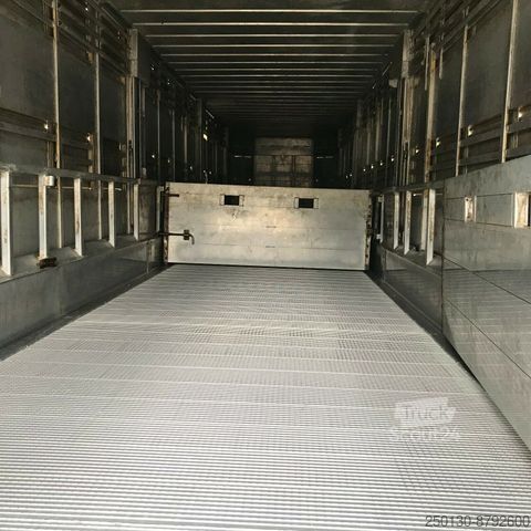 Naczepa do transportu bydła PEZZIOLI SBA 63/3.Stock, Aggregat, Hubdach, Tränke