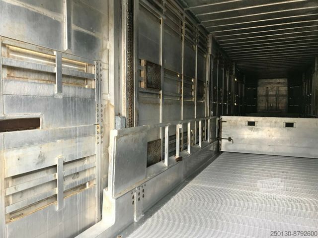 Naczepa do transportu bydła PEZZIOLI SBA 63/3.Stock, Aggregat, Hubdach, Tränke