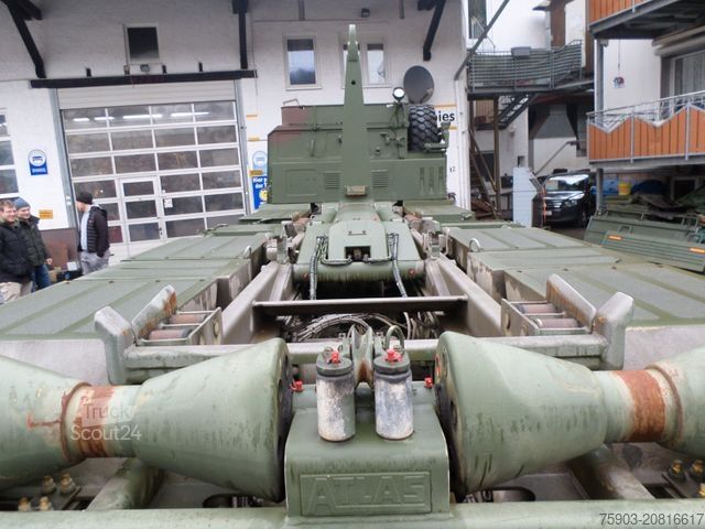 Caminhão com carroçaria intercambiável MAN MAN Multi 8x8 32.403 VFAEG 15 to Hackenlift Bund