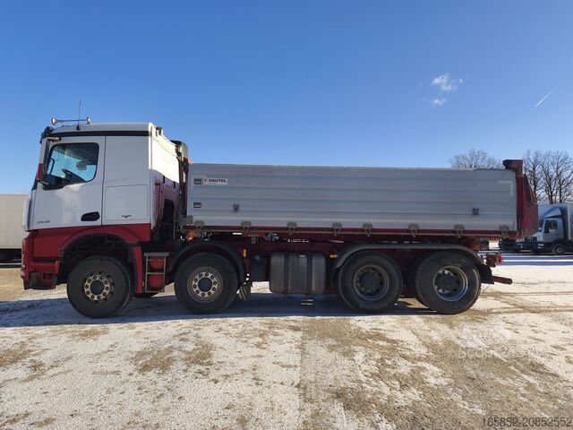 Basculantă cu 3 direcții Mercedes-Benz Arocs 3245