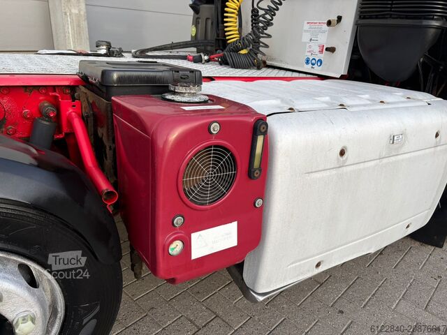 Tracteur routier standard - RHD DAF XF 106