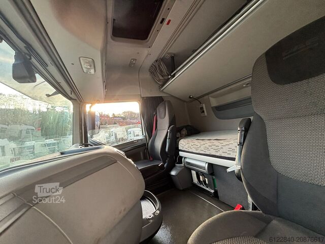 Tracteur routier standard - RHD DAF XF 106