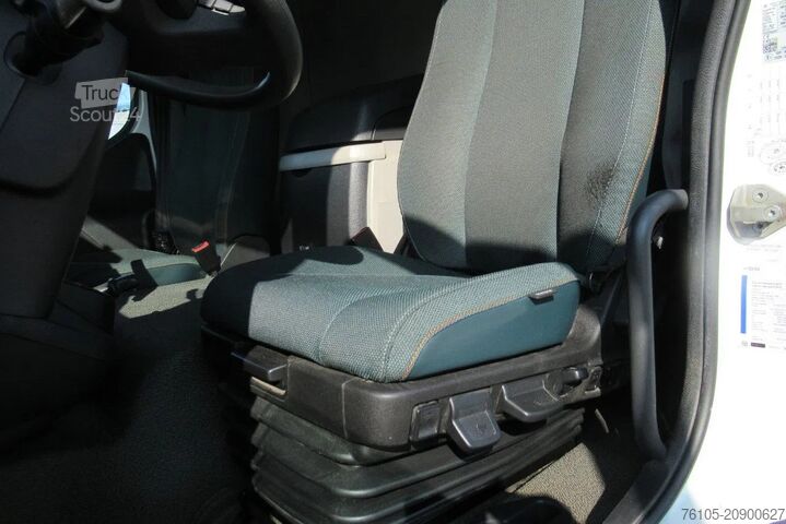 Maleta Volvo FL 250 Bakwagen + 6 deuren + Laadklep 2000 kg