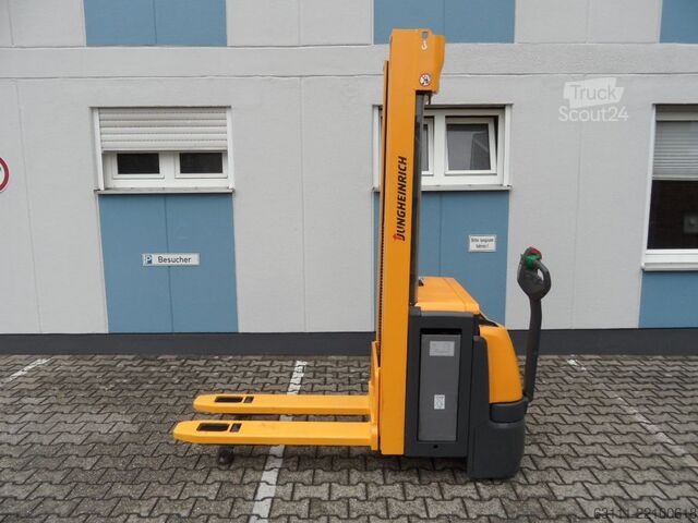 Truckcentrum Sliedrecht /Truck Trading Association b.v. Truckcentrum Sliedrecht /Truck Trading Association b.v. Truckcentrum Sliedrecht /Truck Trading Association b.v.