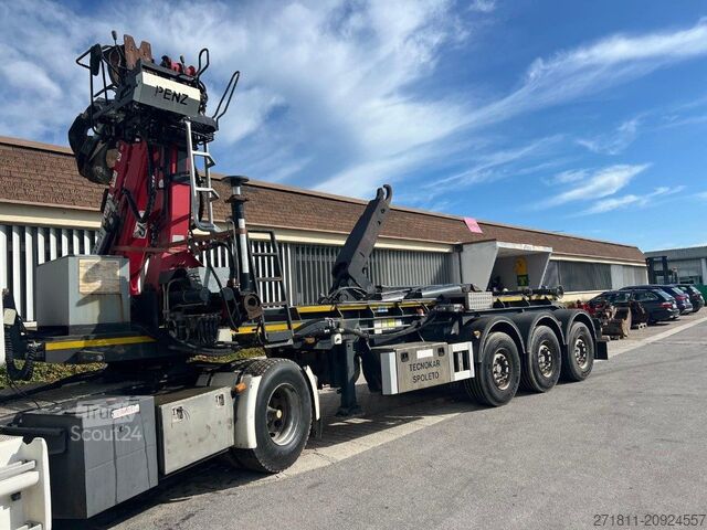 Semirremolque con grúa montada sobre camión TECNOKAR SEMIRIMORCHIO TECNOKAR SCARRABILE CON GRU