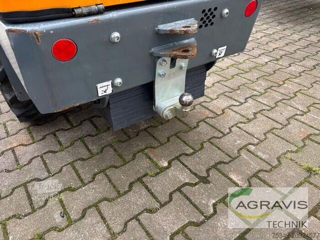 Dvorní nakladač Giant G2200E X-TRA
