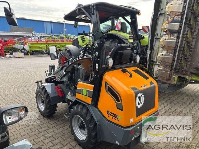 Dvorní nakladač Giant G2200E X-TRA