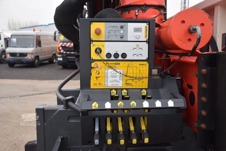 Vrachtwagen met kraan DAF CF 370